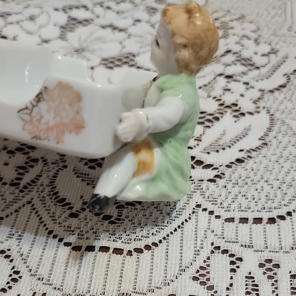 Vintage Ashtray And Cigarette Holder